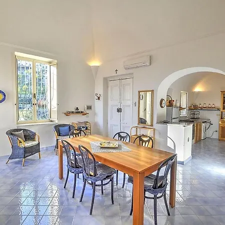 Sleeps 5 Air Con Amalfi