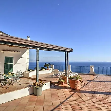Sleeps 5 Air Con *