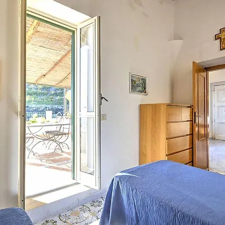 Sleeps 5 Air Con Apartamento Amalfi